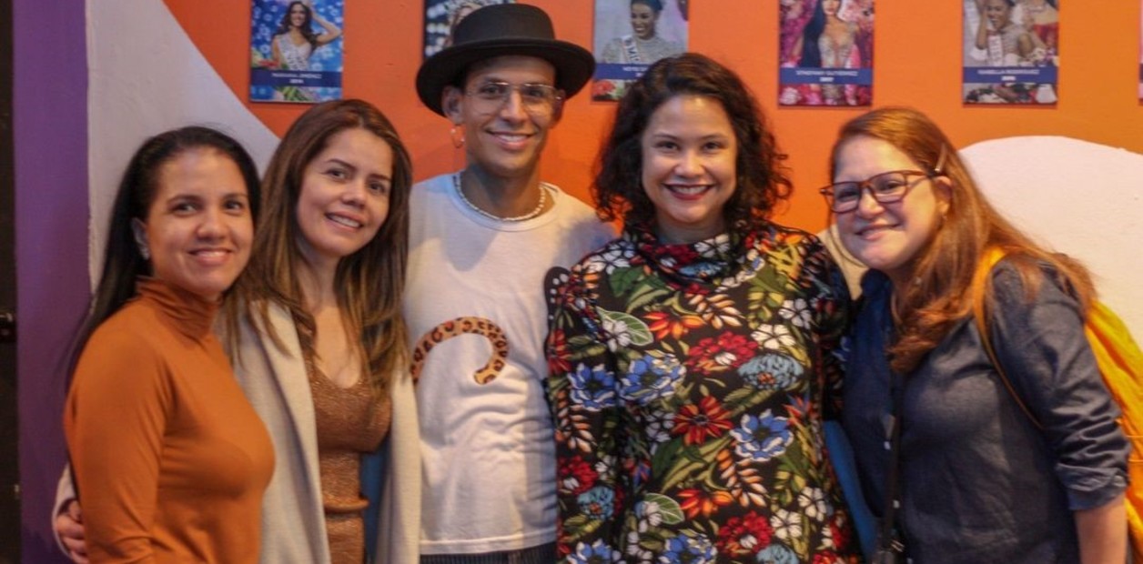 Clarín – Voces desde el exilio: la comunidad literaria venezolana dice presente en la Feria del Libro